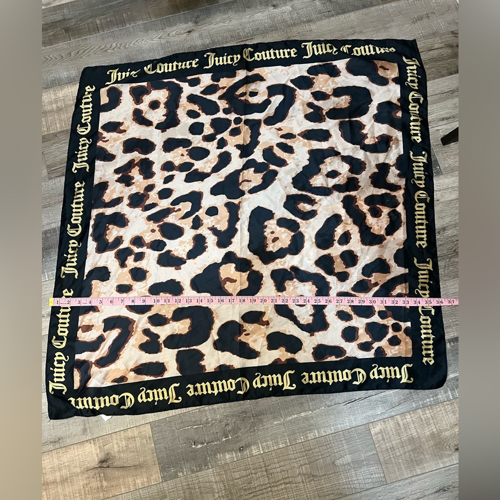 Juicy Couture animal print multi use square NWT - Picture 2 of 5